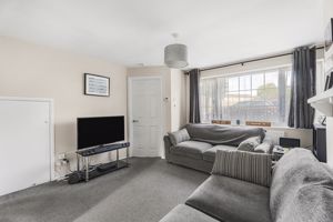 Lounge/Diner- click for photo gallery